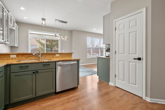 1824 Crenshaw Circle 1824, Vernon Hills, IL 60061