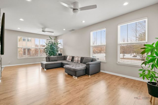 1824 Crenshaw Circle 1824, Vernon Hills, IL 60061