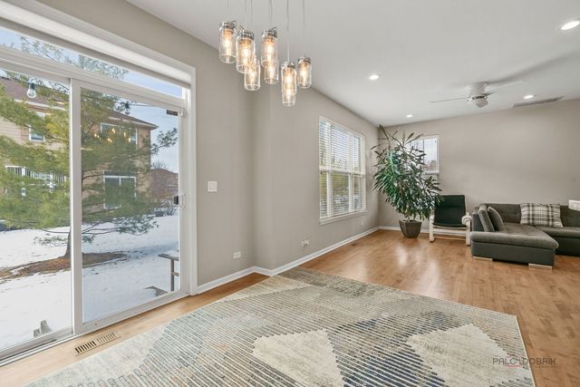 1824 Crenshaw Circle 1824, Vernon Hills, IL 60061