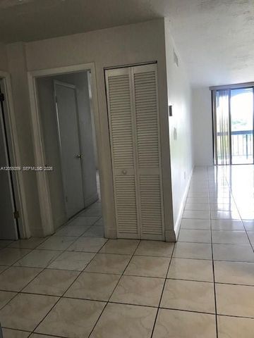 9440 Fontainebleau Blvd 514, Miami, FL 33172