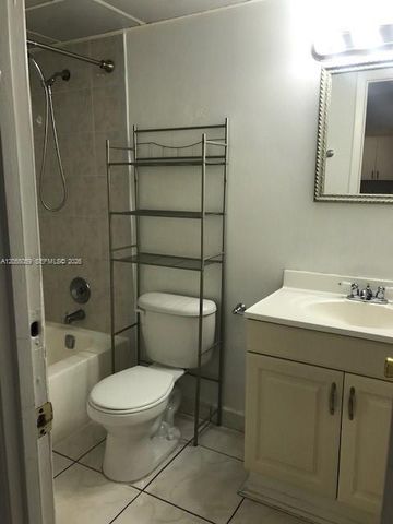 9440 Fontainebleau Blvd 514, Miami, FL 33172