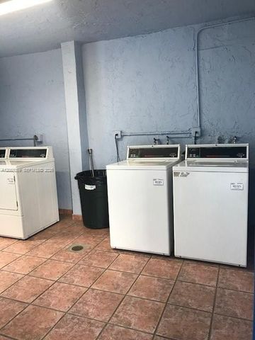 9440 Fontainebleau Blvd 514, Miami, FL 33172