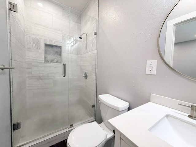 315 W Market Street, Mabank, TX 75147