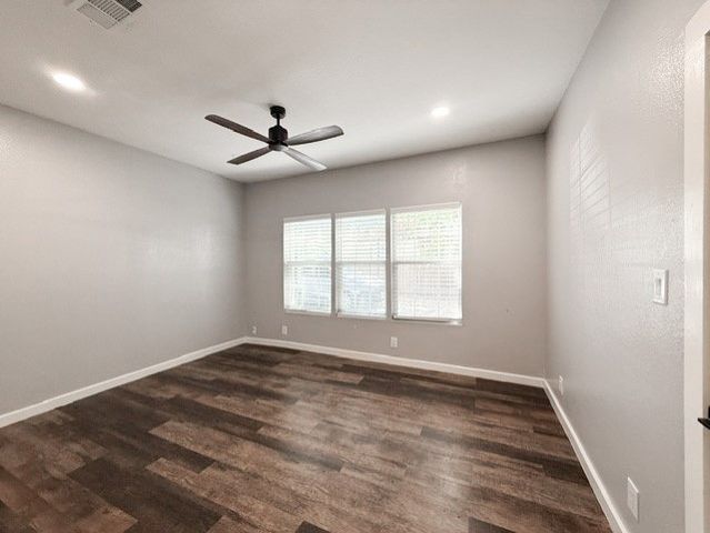 315 W Market Street, Mabank, TX 75147