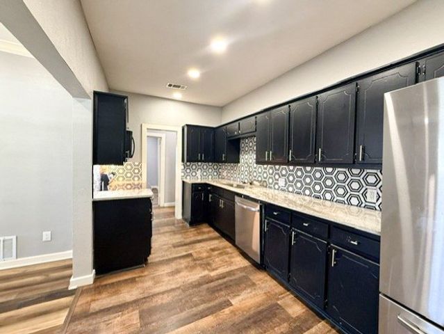315 W Market Street, Mabank, TX 75147