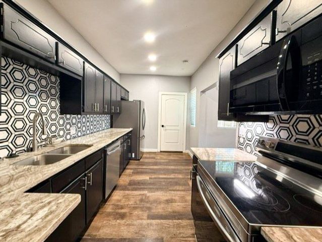 315 W Market Street, Mabank, TX 75147