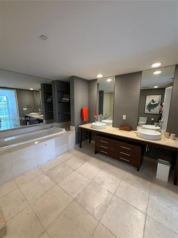 465 Brickell Ave 619, Miami, FL 33131