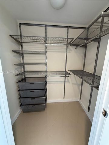 465 Brickell Ave 619, Miami, FL 33131