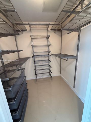 465 Brickell Ave 619, Miami, FL 33131