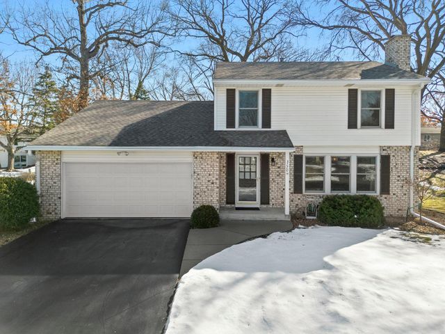 3170 Walnut Grove Lane N, Plymouth, MN 55447