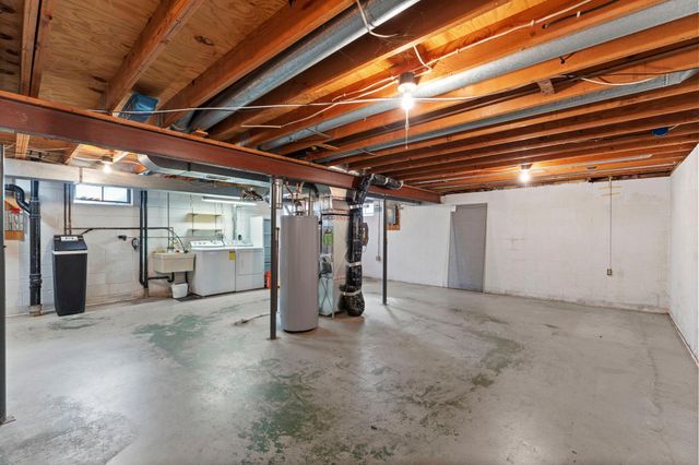 3170 Walnut Grove Lane N, Plymouth, MN 55447