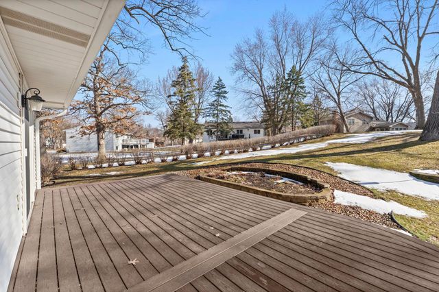 3170 Walnut Grove Lane N, Plymouth, MN 55447