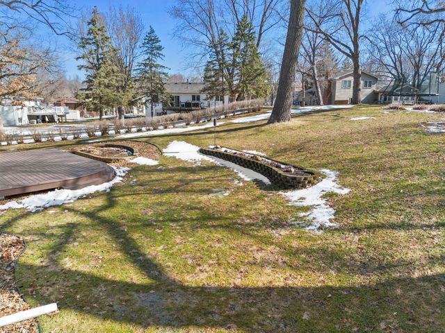 3170 Walnut Grove Lane N, Plymouth, MN 55447