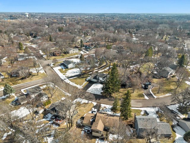 3170 Walnut Grove Lane N, Plymouth, MN 55447