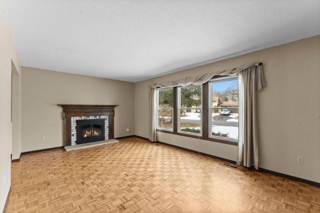 3170 Walnut Grove Lane N, Plymouth, MN 55447