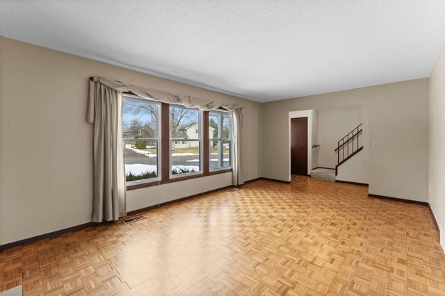 3170 Walnut Grove Lane N, Plymouth, MN 55447