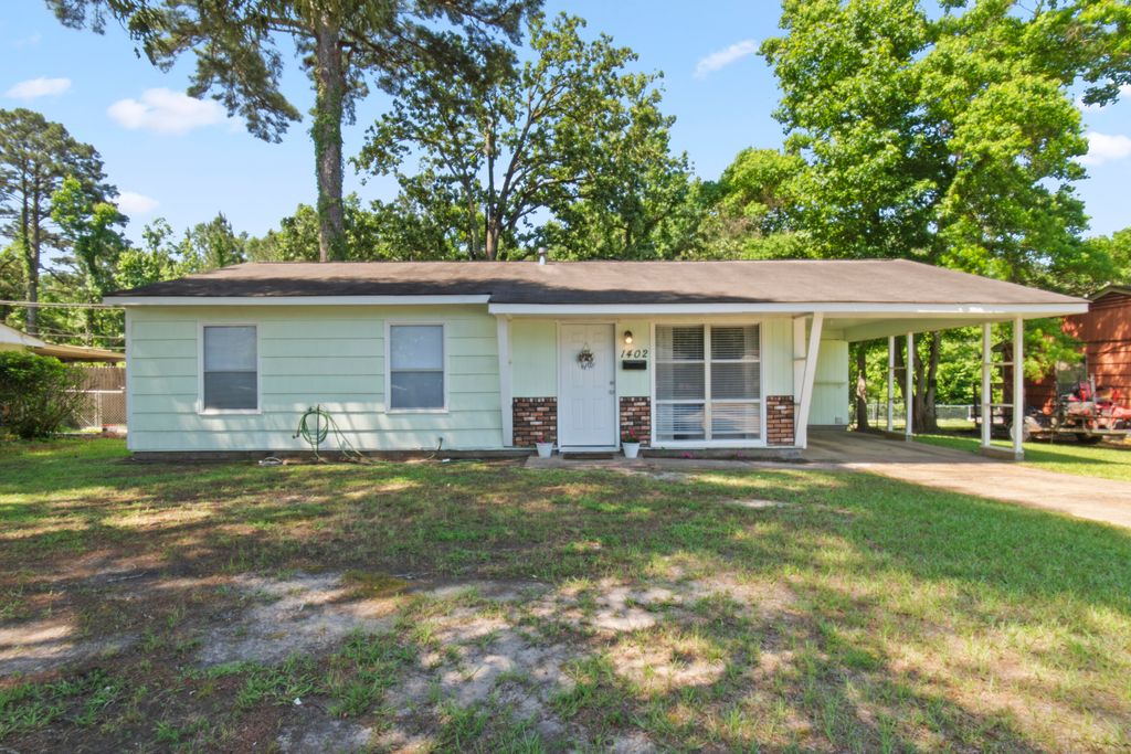 1402 Aaron Ave, Leesville, LA 71446