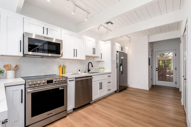 3646 N 38TH Street B, Phoenix, AZ 85018