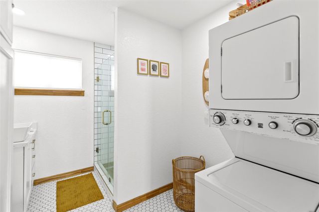 902 Beach Drive, Surfside Beach, TX 77541