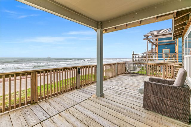902 Beach Drive, Surfside Beach, TX 77541