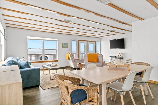 902 Beach Drive, Surfside Beach, TX 77541