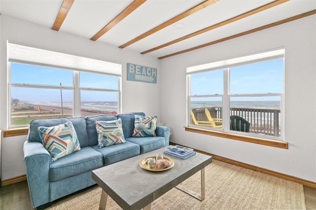 902 Beach Drive, Surfside Beach, TX 77541