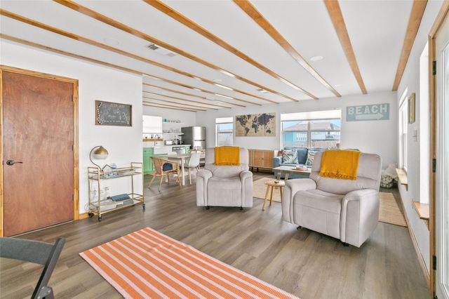 902 Beach Drive, Surfside Beach, TX 77541