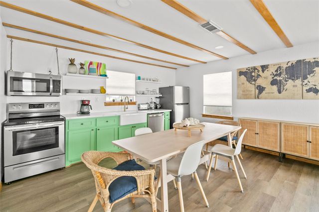 902 Beach Drive, Surfside Beach, TX 77541