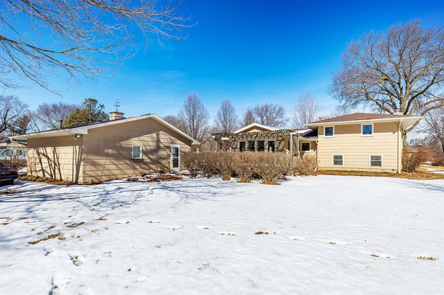 5224 NW 63rd Place, Johnston, IA 50131
