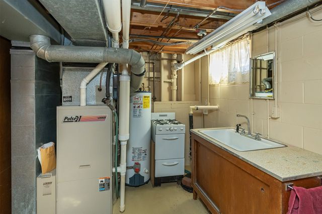 5224 NW 63rd Place, Johnston, IA 50131