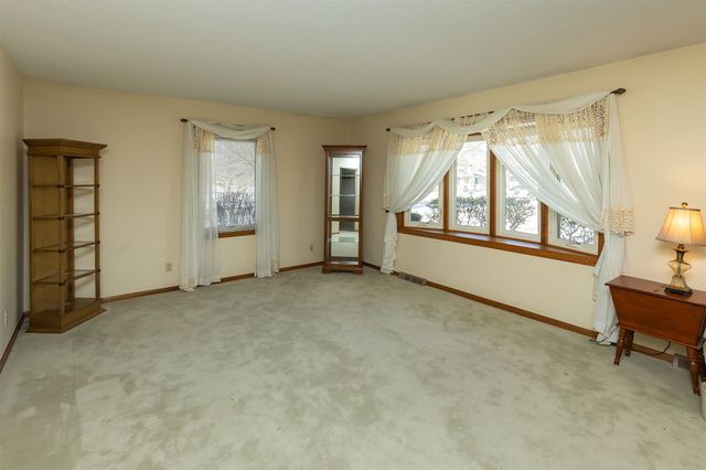 5224 NW 63rd Place, Johnston, IA 50131