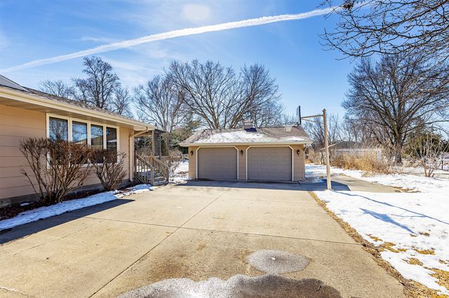 5224 NW 63rd Place, Johnston, IA 50131