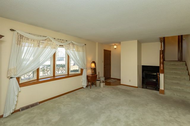 5224 NW 63rd Place, Johnston, IA 50131