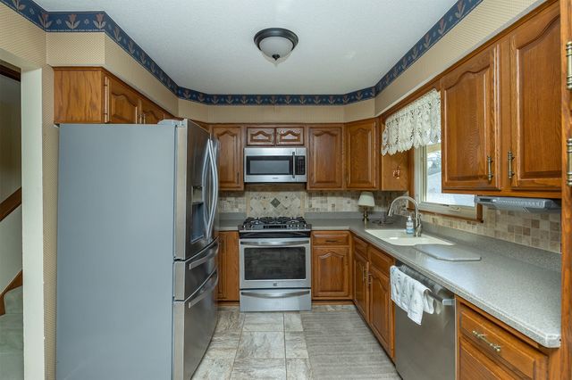 5224 NW 63rd Place, Johnston, IA 50131