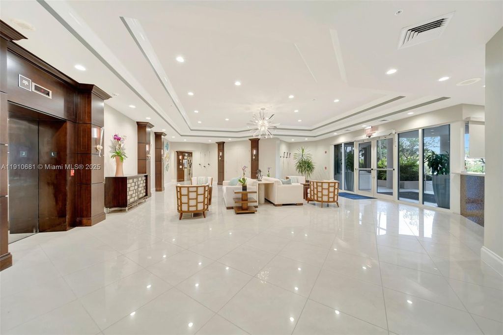 Image 20 of property listing at 6051 N Ocean Dr 603, Hollywood, FL 33019
