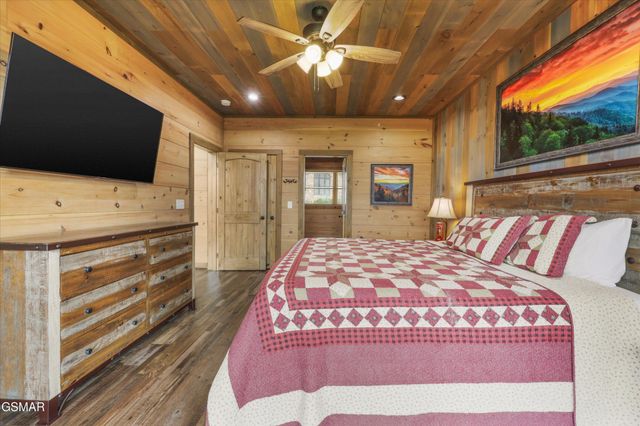 912 Piney Butt Way, Gatlinburg, TN 37738
