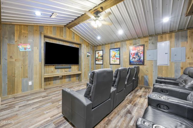 912 Piney Butt Way, Gatlinburg, TN 37738