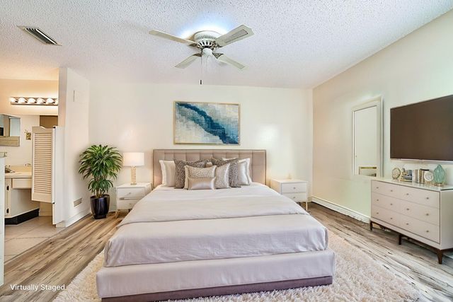 405 Harbour Pointe Way, Greenacres, FL 33413