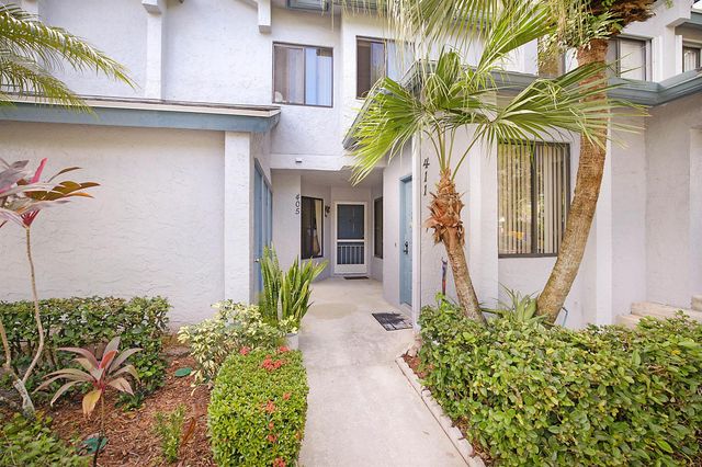 405 Harbour Pointe Way, Greenacres, FL 33413