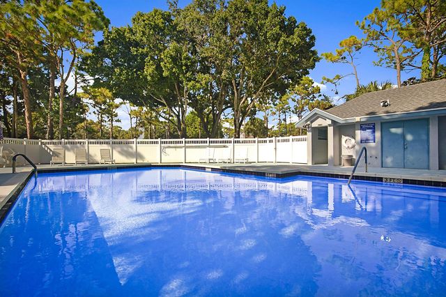 405 Harbour Pointe Way, Greenacres, FL 33413