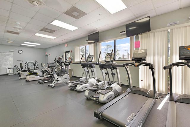 405 Harbour Pointe Way, Greenacres, FL 33413