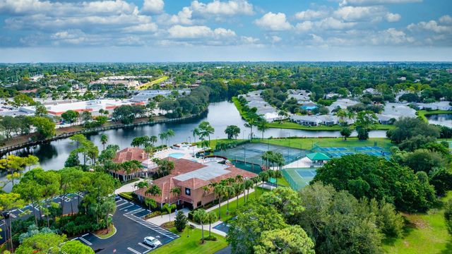 405 Harbour Pointe Way, Greenacres, FL 33413