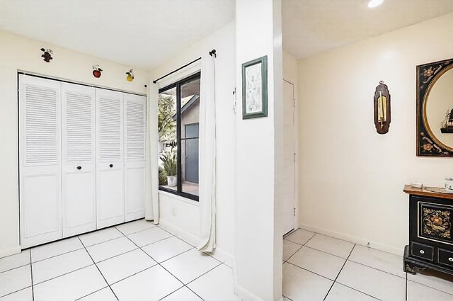 405 Harbour Pointe Way, Greenacres, FL 33413