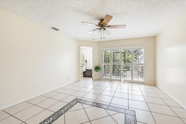 405 Harbour Pointe Way, Greenacres, FL 33413