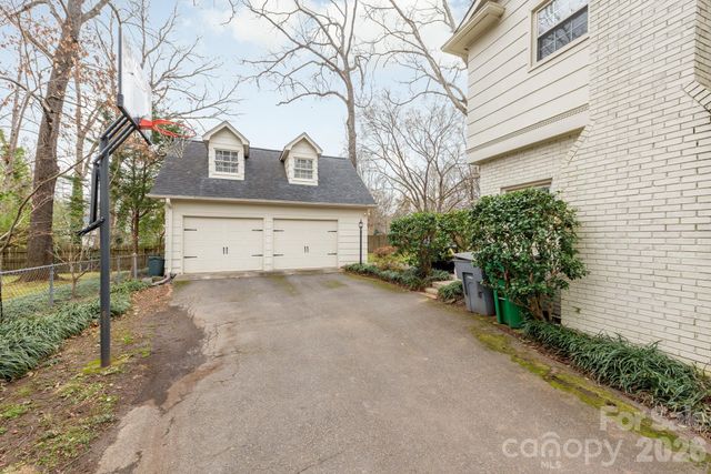 6929 Knightswood Drive, Charlotte, NC 28226