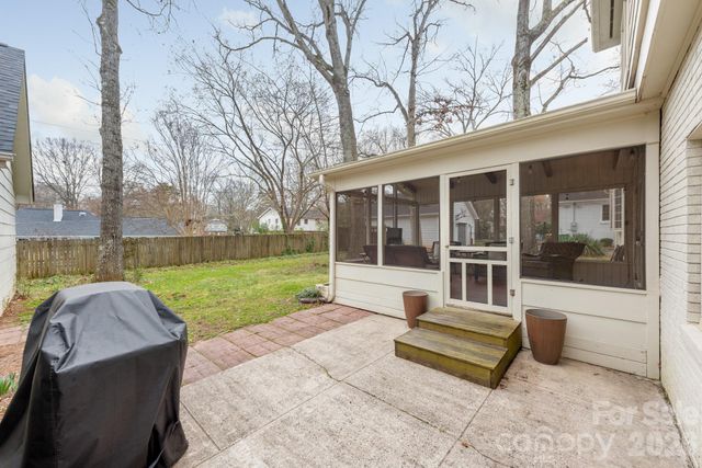 6929 Knightswood Drive, Charlotte, NC 28226