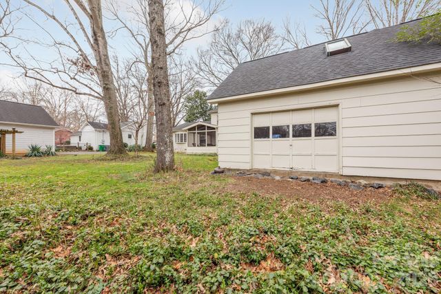 6929 Knightswood Drive, Charlotte, NC 28226