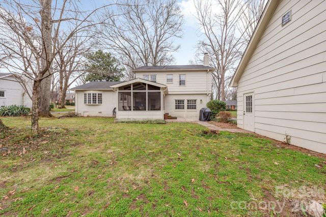 6929 Knightswood Drive, Charlotte, NC 28226