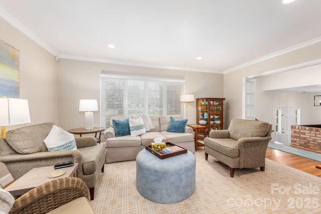 6929 Knightswood Drive, Charlotte, NC 28226