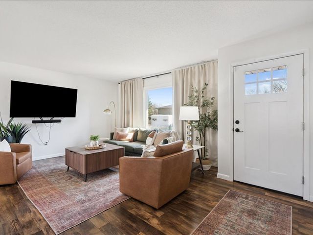 2514 W 60TH Street, Davenport, IA 52806